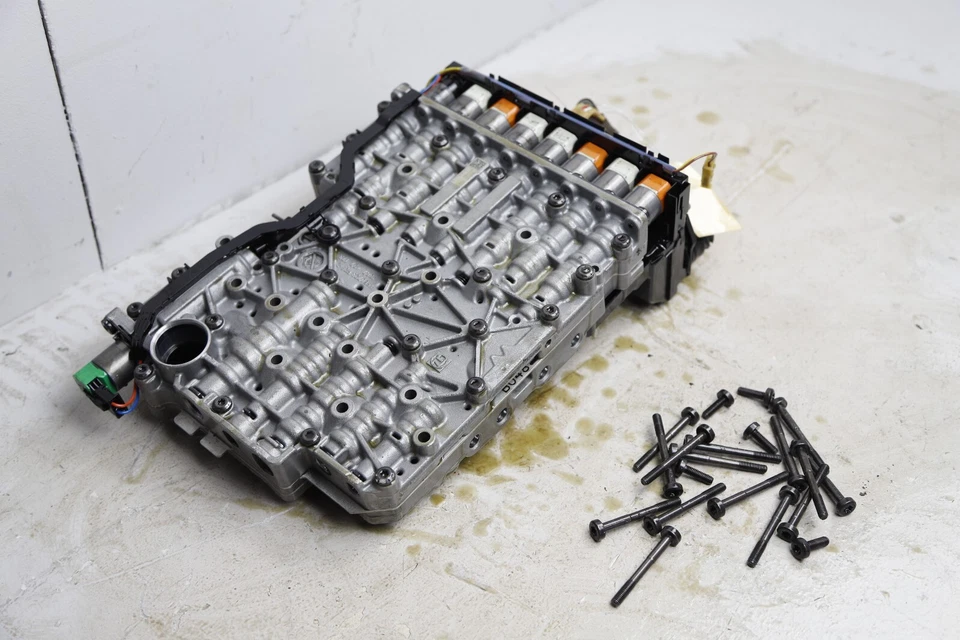 2013 BMW 320i F30 Auto Transmission Valve Body Mechatronics OEM 1090128334 - Image 1 of 4