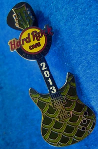 HONOLULU HAWAII GREEN DRAGON SCALES RICKENBACKER GUITAR 2013 Hard Rock Cafe PIN - Picture 1 of 1