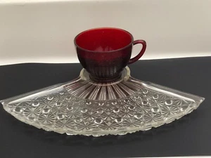 8 Piece Serva Snack Set 4 Ruby Cups 4 Crystal Fan Trays Anchor Hocking Glass - Picture 1 of 5