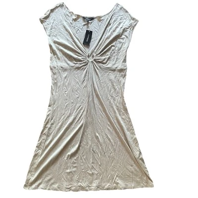 Vestido para mujer Express beige metálico grande elástico ligero cuello en V sin mangas Foto 1 de 4