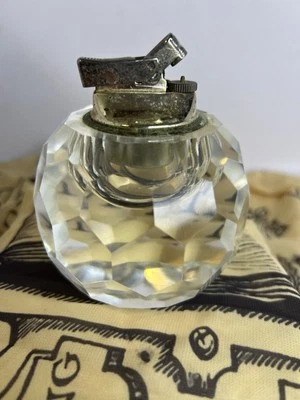 ENCENDEDOR DE CIGARRILLOS FACETADO CRISTAL VINTAGE MEDIADOS DE SIGLO AÑOS 50 60 HOLLYWOOD REGENCY Foto 1 de 4