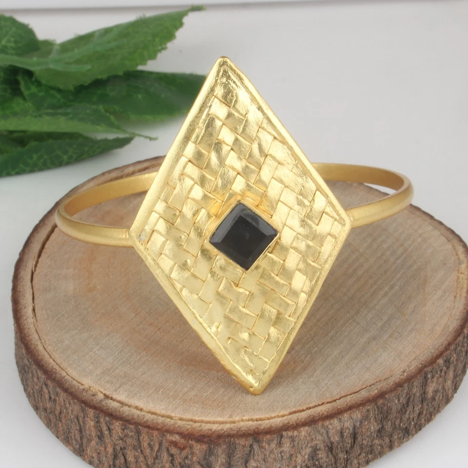 Браслет-манжета из желтого золота с ромбом геометрические ювелирные изделия для друга из черного оникса - Изображение 1 из 4