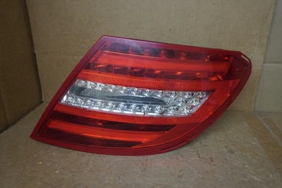 Luz trasera derecha del lado del pasajero Mercedes Benz C 250 2015 2016 2017 OEM Foto 1 de 4