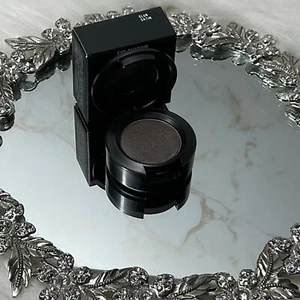 MAC SATIN  EYESHADOW  ~  CLUB ~ BNIB ~ RARE ~ DISCONTINUED - Picture 1 of 13