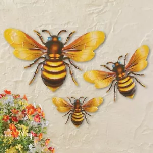 Whimsical Honeybee Metal Wall Decor Vibrant Bee Garden Fence Outdoor/Indoor Art - Picture 1 of 3
