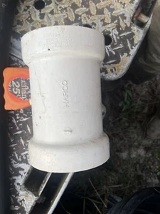 Acoplamiento de reparación de montaje con junta Harco 4” 200 psi SCH40 GxG IPS PVC - Imagen 1 de 2