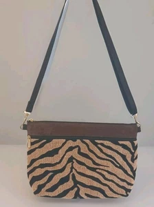 DANNY K BEVERLY HILLS, CA, USA Gobelin Wildleder Crossbody Schultertasche Braun - Bild 1 von 14