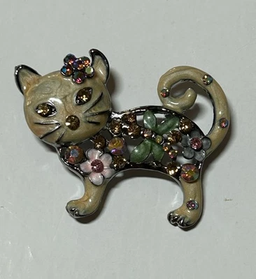 Очаровательный маленький кристалл эмали кот с цветами булавка - Изображение 1 из 3