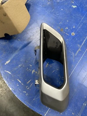 Extensión de tubo de escape original BMW 2019-2024 51-12-5-A5C-8D5 Foto 1 de 4