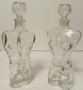 Decantadores de vidrio vintage de figura masculina desnuda de lútex - Juego de 2 con tapones - Imagen 1 de 5