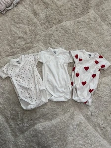 Body Petit Bateau 3 Piezas Bebé Manga Corta 0-3 Meses Corazones - Imagen 1 de 6