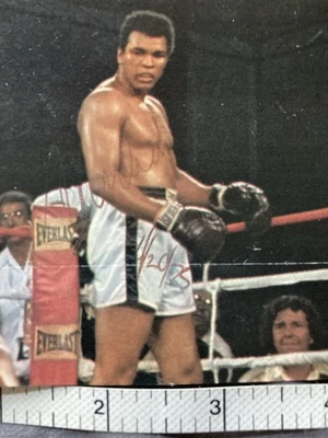Muhammad Ali Signed 4 x 6 Picture from Sports Illustrated  - Image 1 of 2