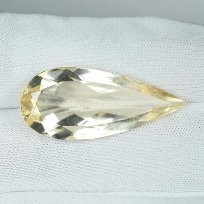 24.29 ct TOP LUSTROUS LIGHT YELLOW - NATURAL BERYL  AQUAMARINE  See Vdo 3275 AC - Image 1 of 2