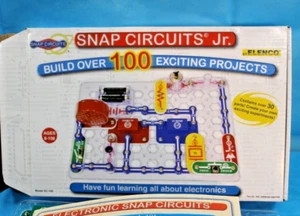 ELENCO Snap Circuits Jr. 100 Experiments Electronics Discovery Kit SC-100 Ages 8 - Picture 1 of 7