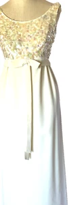 Vestido largo sin mangas blanco vintage años 60 con lentejuelas y lazo en la parte delantera talla L - Imagen 1 de 13