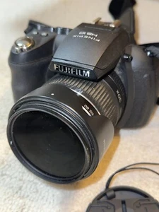 Fujifilm FinePix HS10-10.2.MP- 30x Zoom-RAW HD Movie -Digital Camera -Black - Picture 1 of 9