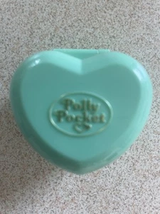 Komplettsatz. Polly Pocket Midge’s Bedtime Ring Compact von Bluebird - Bild 1 von 6