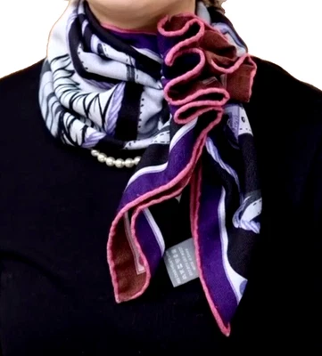 Bufanda delgada de doble cara con estampado de caballo rosa de 26 x 26 30 % seda 70 % lana 65 x 65 cm 5-26 Foto 1 de 4