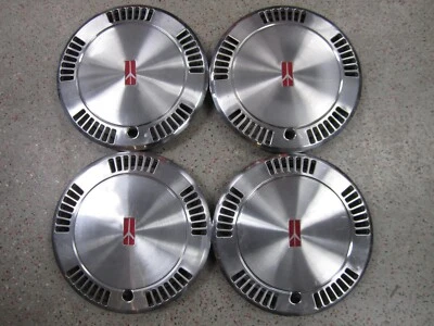 Set (4)  OEM  1985-1989 13" Oldsmobile Calais Wheel Covers  22520947  4100 - Image 1 of 4