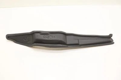 Silenciador guardabarros interior delantero derecho Chrysler Voyager 2020-2025 OEM 68225662A Foto 1 de 4