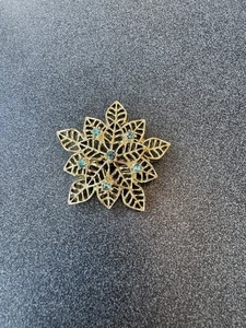 Vintage Coro Gold Tone Filigree Floral Brooch 1950's - Picture 1 of 4