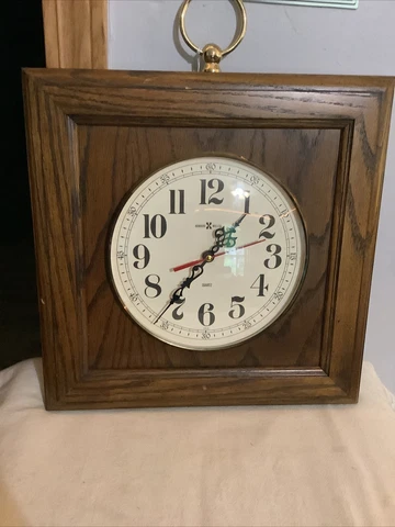 Howard Miller Wall Clock ~ Beautiful Working Perfectly~ Quartz ~ Made In USA Cover