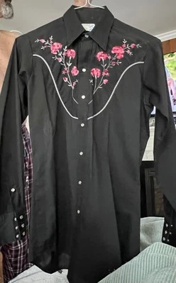 Men’s Rockmount Ranch Wear Shirt, Pearl Snap Vintage Embroidered Flowers, Medium - Image 1 of 4