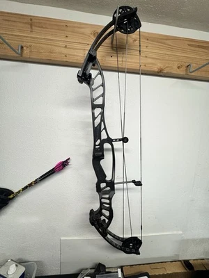 Hoyt Stratos 40 RH Matte Blackout HBT 50-60lb DW y 29.5-32 DL cuerdas nuevas  Foto 1 de 4
