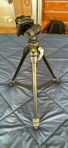 Vanguard MG-3 OS Aluminum-Alloy Tripod Kit with 3 -Way, Pan-and-Tilt - Picture 1 of 2