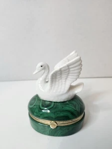 Porcelain Figural Swan on Malachite Base Hinged Andrea by Sadek Trinket Box - Bild 1 von 5