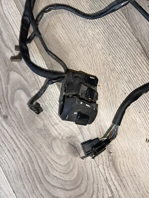 Interruptor de controle de guidão esquerdo Honda CBR600F3 95-98 FABRICANTE DE EQUIPAMENTO ORIGINAL 35020-MAL-A00  - Imagem 1 de 2