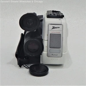Zenith Compact VM6700C VHS-C Video Movie CamCorder w/ Hard Case & Accessories - Picture 1 of 3