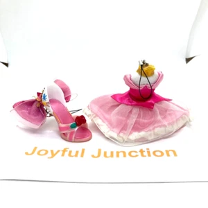 Disney Sleeping Beauty Aurora Ornament High Heel Key Ring dress cleaner set - Picture 1 of 16