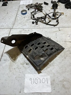 2005-07 Toyota Highlander, Right Inner Fender Liner, 3.3L, 3MZFE, 53805-48051 - Image 1 of 4