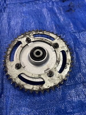 88-19 Yamaha Virago Vstar XV250 CUBO DE SUPORTE DE RODA DENTADA TRASEIRA 5Y1-25366-10-00 - Imagem 1 de 4