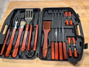 Grill 18 teiliges Werkzeugset und Koffer - Bild 1 von 8