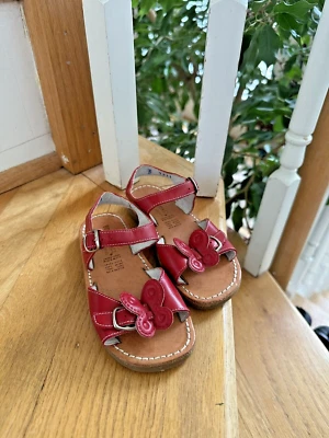 Girl's & Toddler Kid Express Size 8 Red Leather 3D Butterfly Sandals Shoes - Image 1 of 4