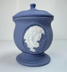 Jasperware Style 3.5in Blue White Cameo Lidded Trinket Jar Urn Unmarked VTG - Picture 1 of 13