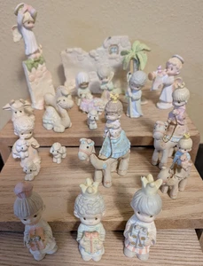 Belén Miniatura Precious Moments 22 piezas Peltre Set, 2 Tipos Magos Carnicero - Imagen 1 de 9