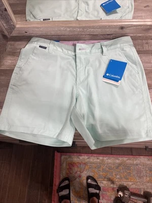 Columbia PFG Harborside Shorts Womens 10 Mint Green 6" Inseam - Image 1 of 4