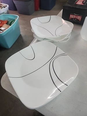 Corelle 8件装Simple Lines Square 4晚餐、盘子和4沙拉午餐盘套装  — 第 1/4 张图片