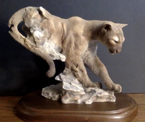 Mill Creek Studios " The Descent " Puma, Cougar, Mountain Lion Sculpture on Wood - Bild 1 von 12