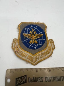 GENUINE WARTIME USAF MILITARY AIRLIFT COMMAND PATCH - Picture 1 of 3