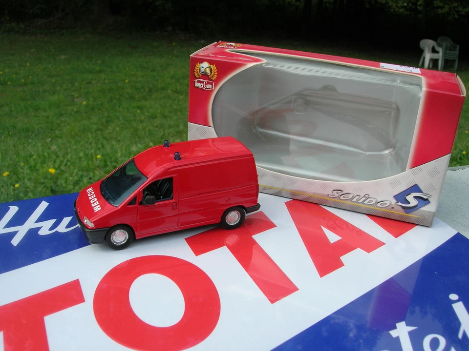 SOLIDO 1/43 METAL VEHICULE POMPIER CITROEN JUMPY Médecin Fourgon tolé  ref 2171  - Photo 1/1