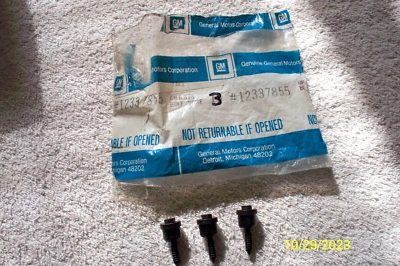 Tornillos de cubierta del volante Monte Carlo SS NOS 1984-1988 12337855 CANTIDAD 3 Foto 1 de 4