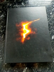 Resident Evil 5 Official Strategy Guide Collectors Edition Hardback Piggyback - Picture 1 of 3