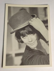 Vintage 1992 The Avengers Trading Card #42 Hats Off to Tara TV B&W Cornerstone - Picture 1 of 3