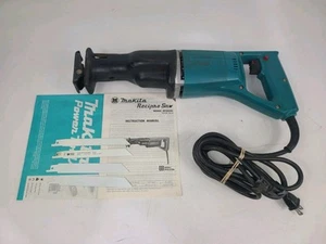 Makita JR3000V 6 Amp Variable Corded Speed Reciprocating Saw Bundle (TESTED) - Picture 1 of 9