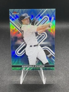 2022 Topps Finest - Giancarlo Stanton #76 Blue/Aqua Vapor Refractor 122/250 - Picture 1 of 2