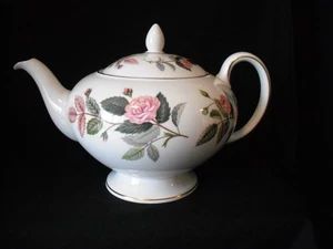 Wedgwood Rare Large Hathaway Rose Bone China Footed Tea Pot - Picture 1 of 10
